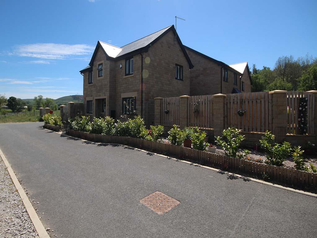 4 bedroom detached house For Sale in Salterforth - IMG_6373.JPG